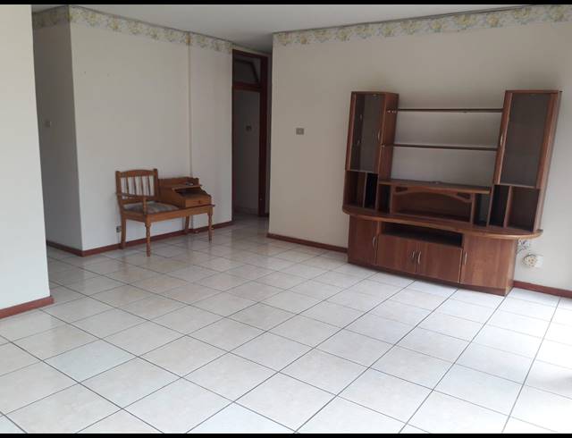 2 BEDROOM FLAT RENTED IN ESSENWOOD